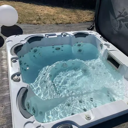 Semesterbostad Adamuv Dvur