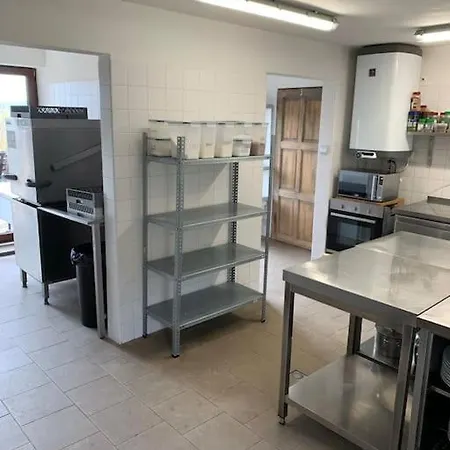 Adamuv Dvur Semesterbostad