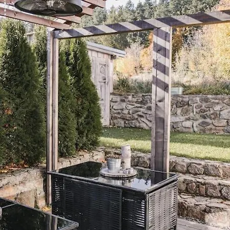 Adamův Dvůr