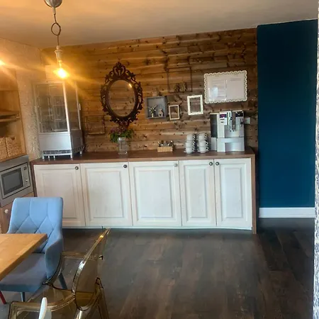 Semesterbostad Adamuv Dvur *